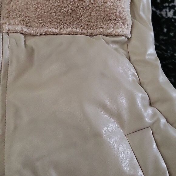 Everest Taupe Mock Neck Sherpa Faux Leather Polyester Filled Puffer Vest Sz S - Picture 10 of 10